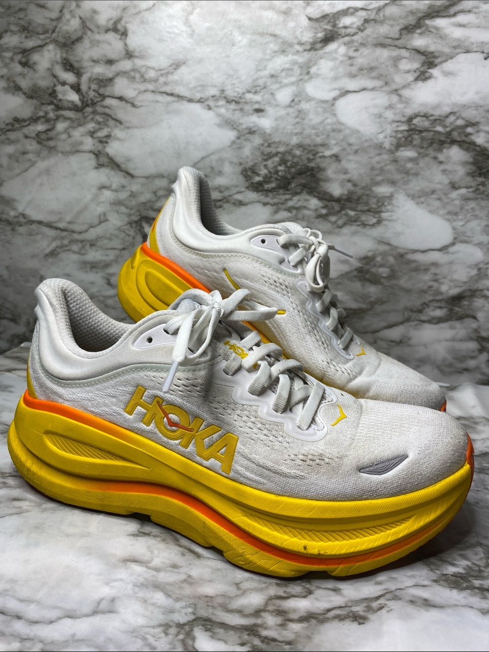 Hoka One One Bondi 9